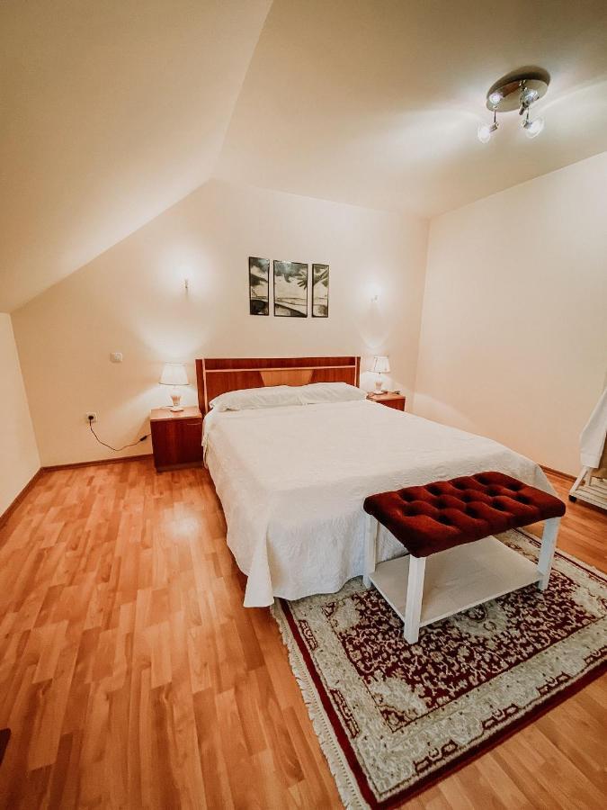 Cosy Bedroom For 2 With Balcony In A Family Villa Turnu Măgurele 外观 照片