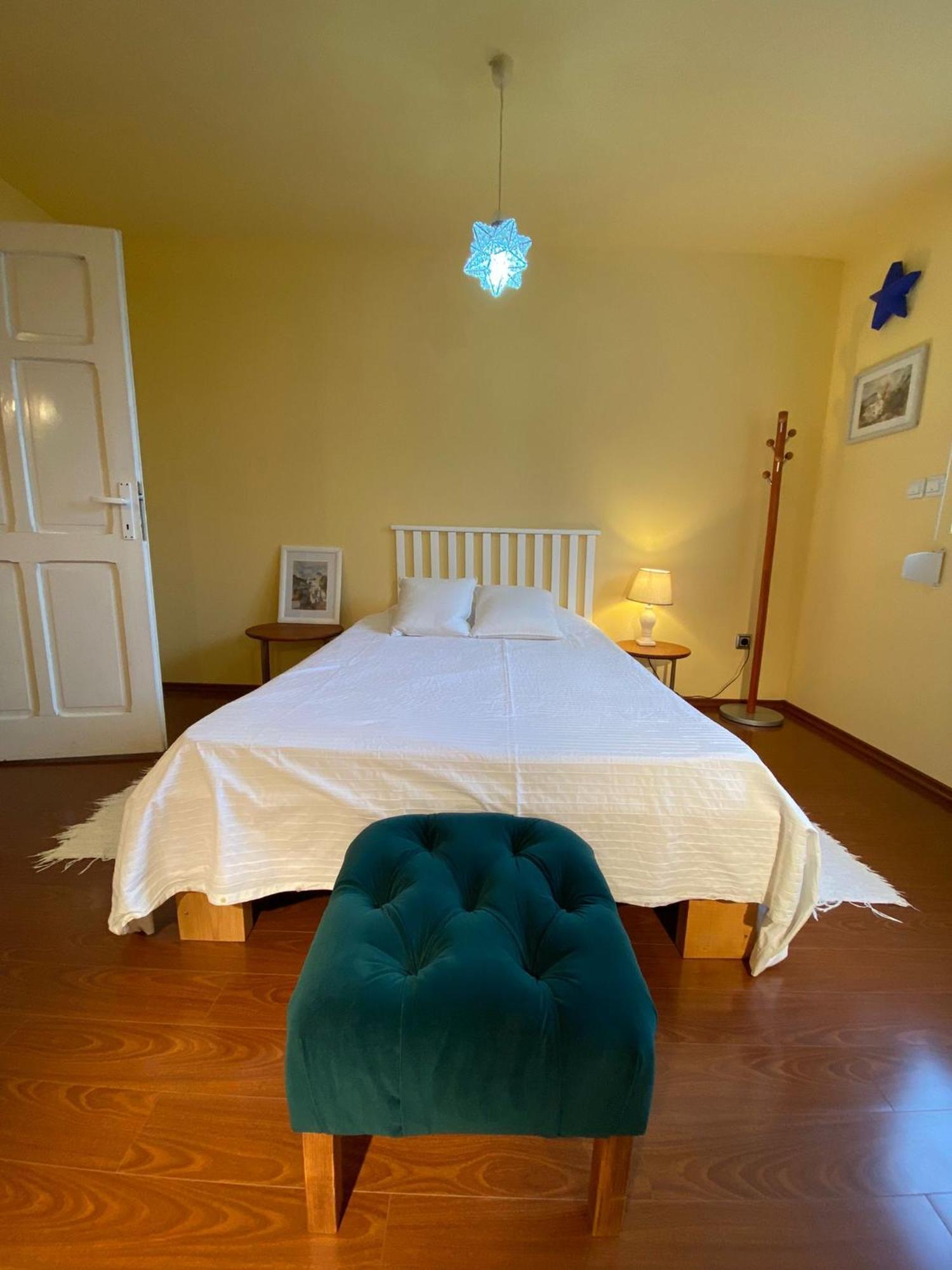 Cosy Bedroom For 2 With Balcony In A Family Villa Turnu Măgurele 外观 照片
