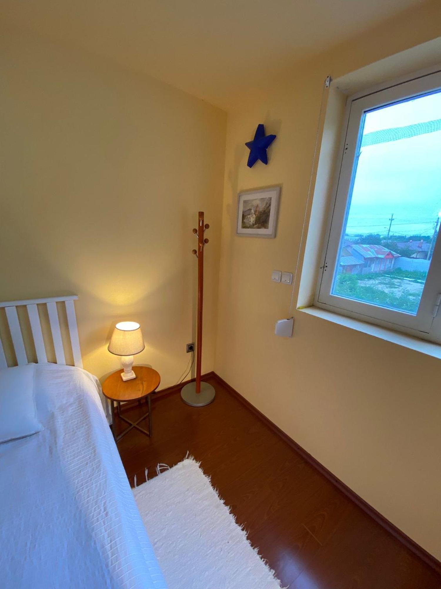 Cosy Bedroom For 2 With Balcony In A Family Villa Turnu Măgurele 外观 照片