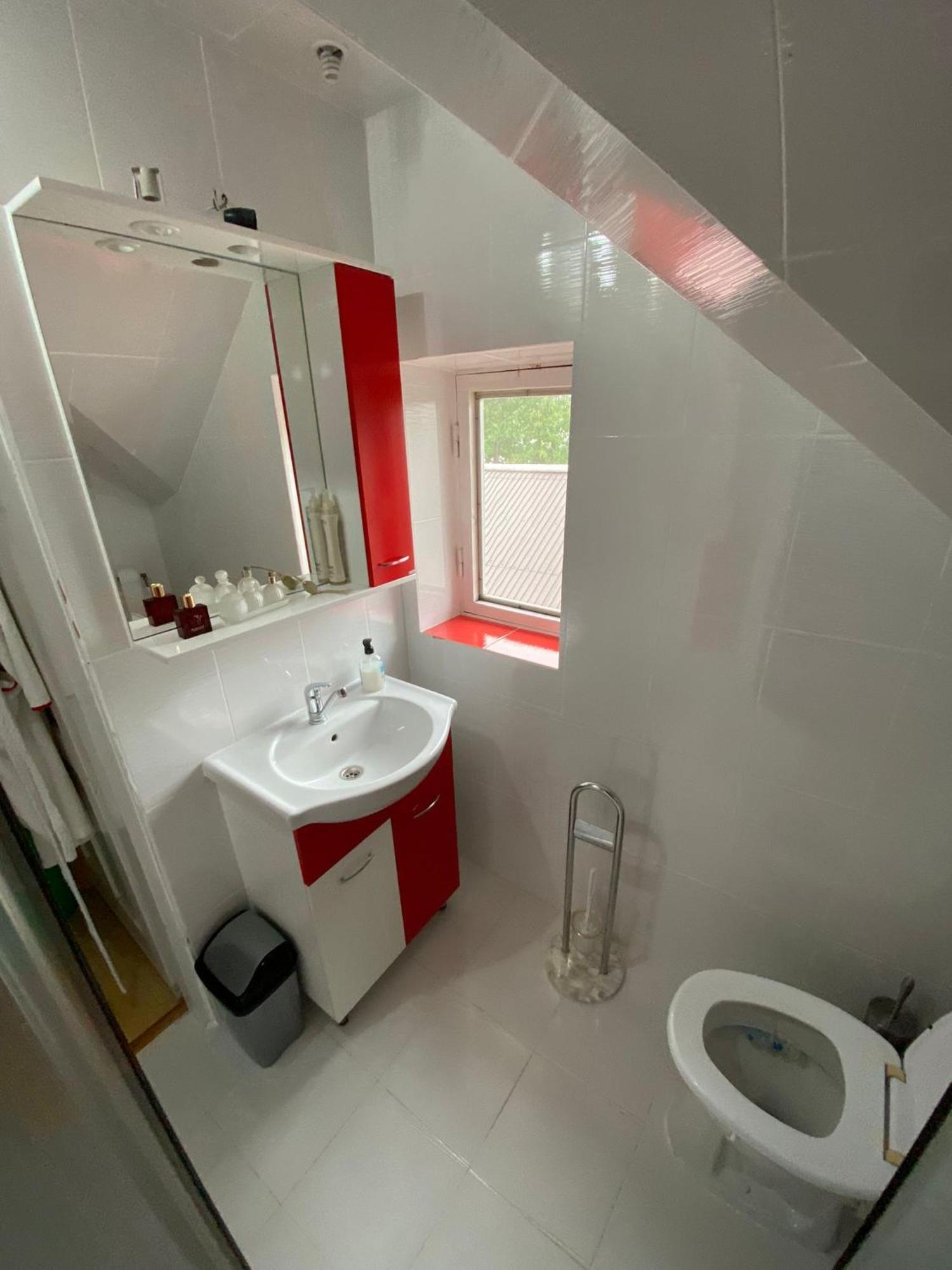 Cosy Bedroom For 2 With Balcony In A Family Villa Turnu Măgurele 外观 照片
